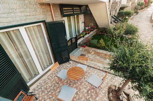 Orikum Villa | Villa Amos at Aquamarine Residence