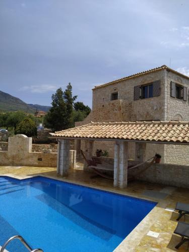 Lefktron Villa | Villa Antares