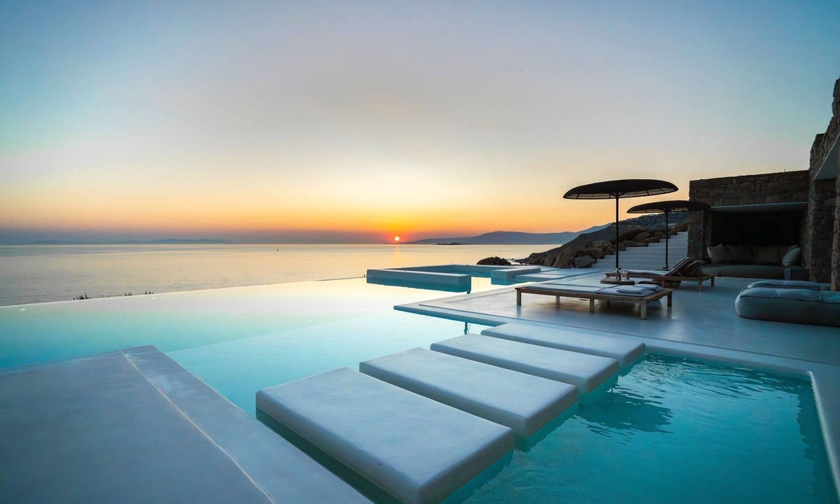 Agios Stefanos Villa | Villa Aqualis, 9 BDR, Sea views, Pool, Elia