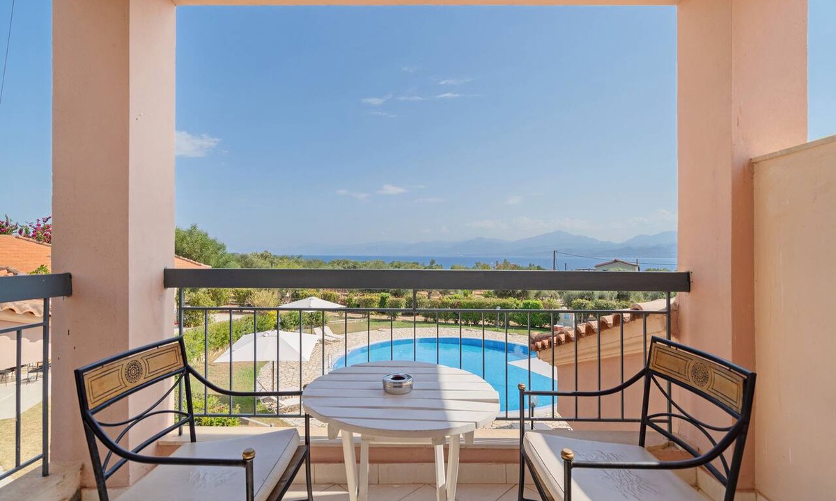 Marathias Villa | Villa 'Fedra' with Balcony and Air Conditioning