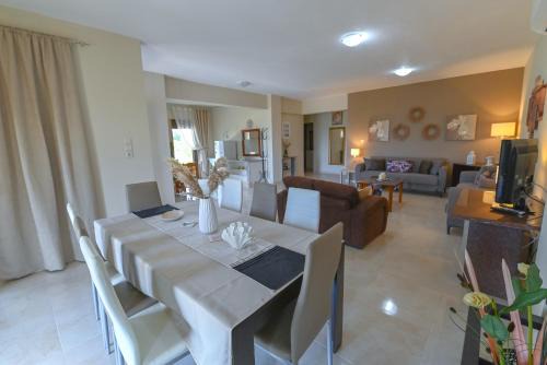 Nea Potidaia House | Villa George by RentalsPro Services - Nea Potidea Halkidiki