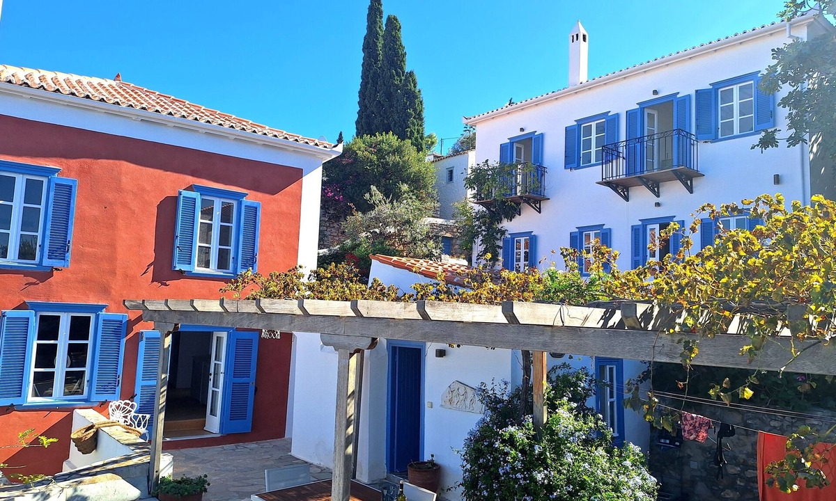 Idhra House | Villa Helios - House for 8/10 people in Hydra (Kiafa). Spectacular view.