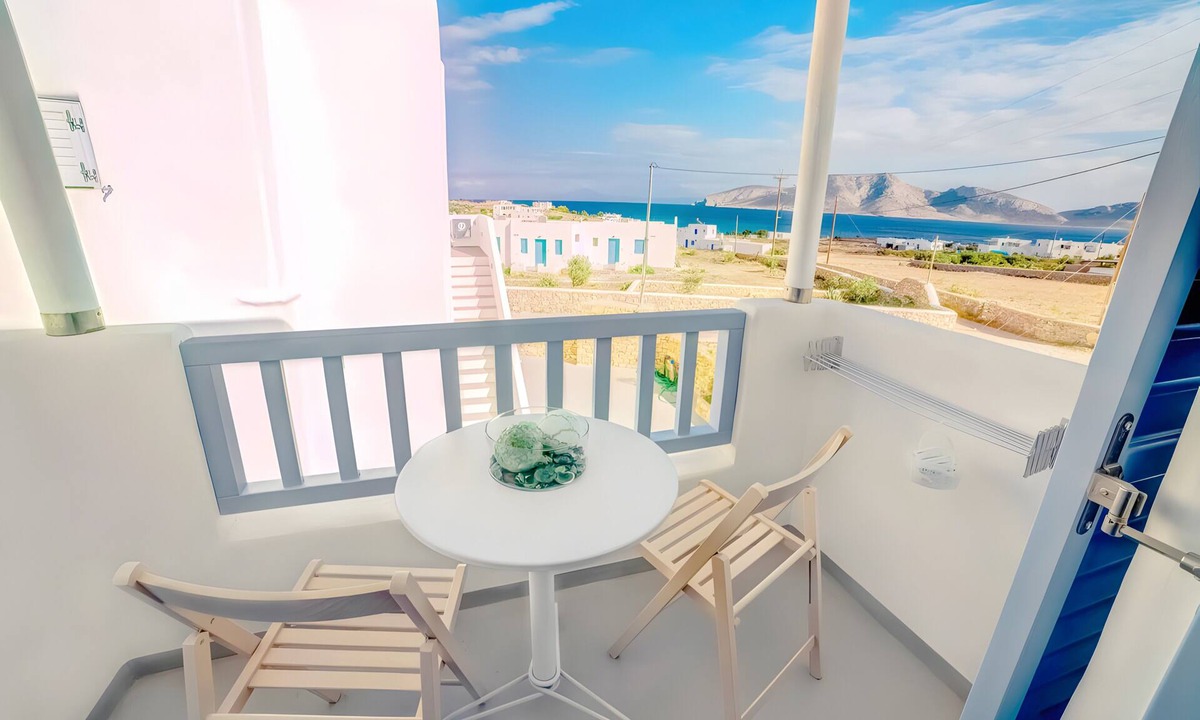 Koufonisia Apartment | Villa Ianira with Private Terrace, Wi-Fi and Air Conditioning