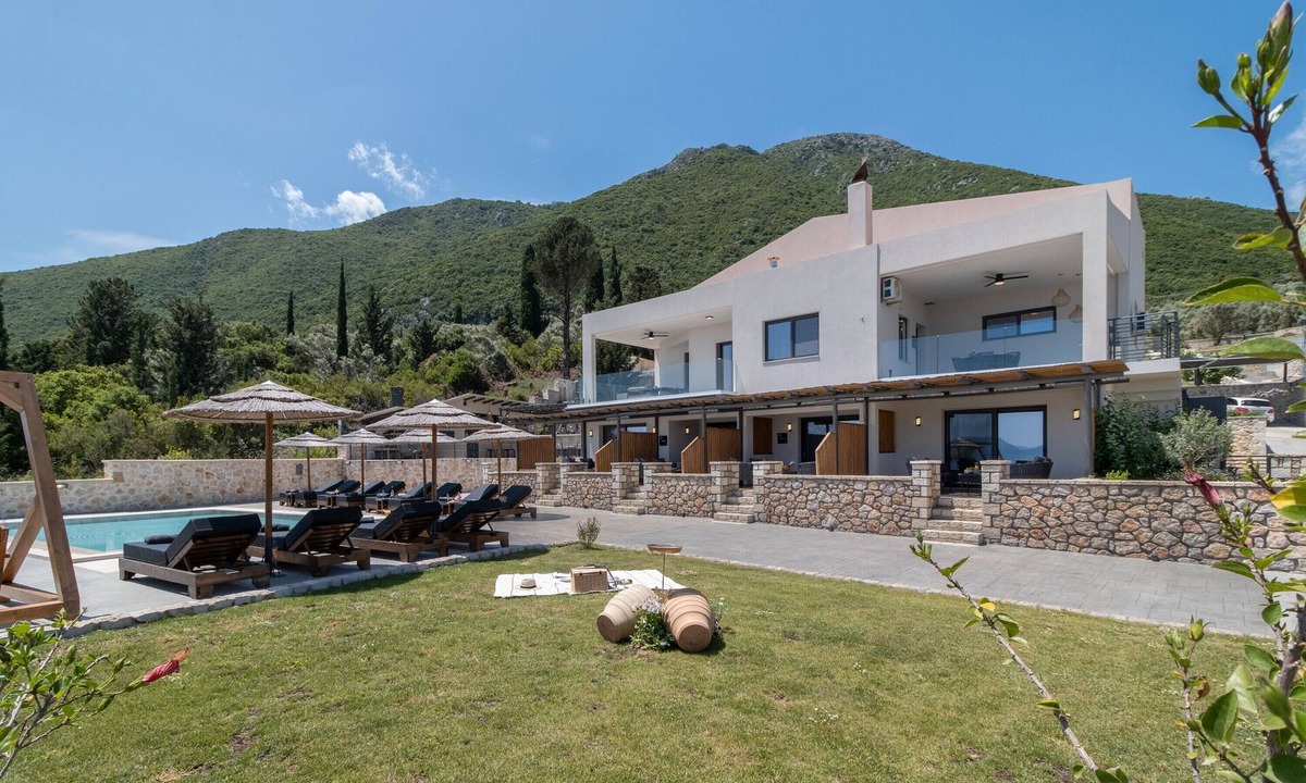 Spanokhorion Villa | Villa 'Ioni 2' with Sea View, Wi-Fi and Air Conditioning