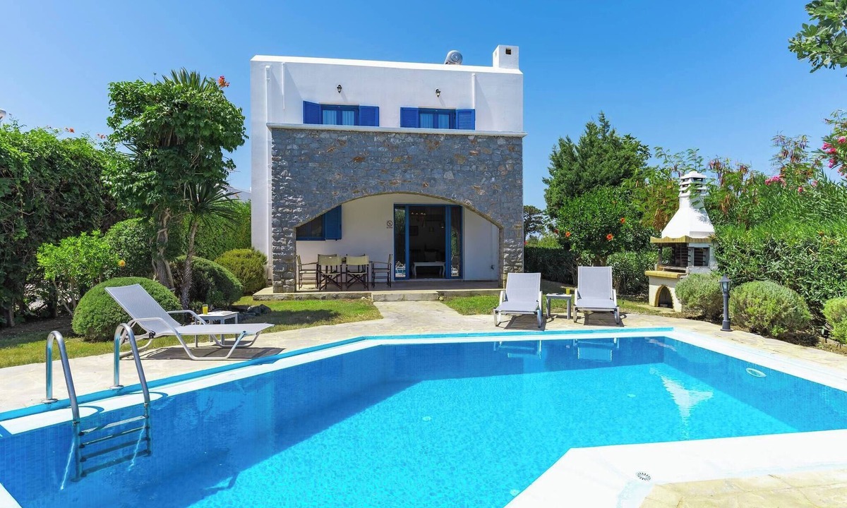 Pagkalochori Villa | Villa Irini with Heated Pool, By Hellocrete