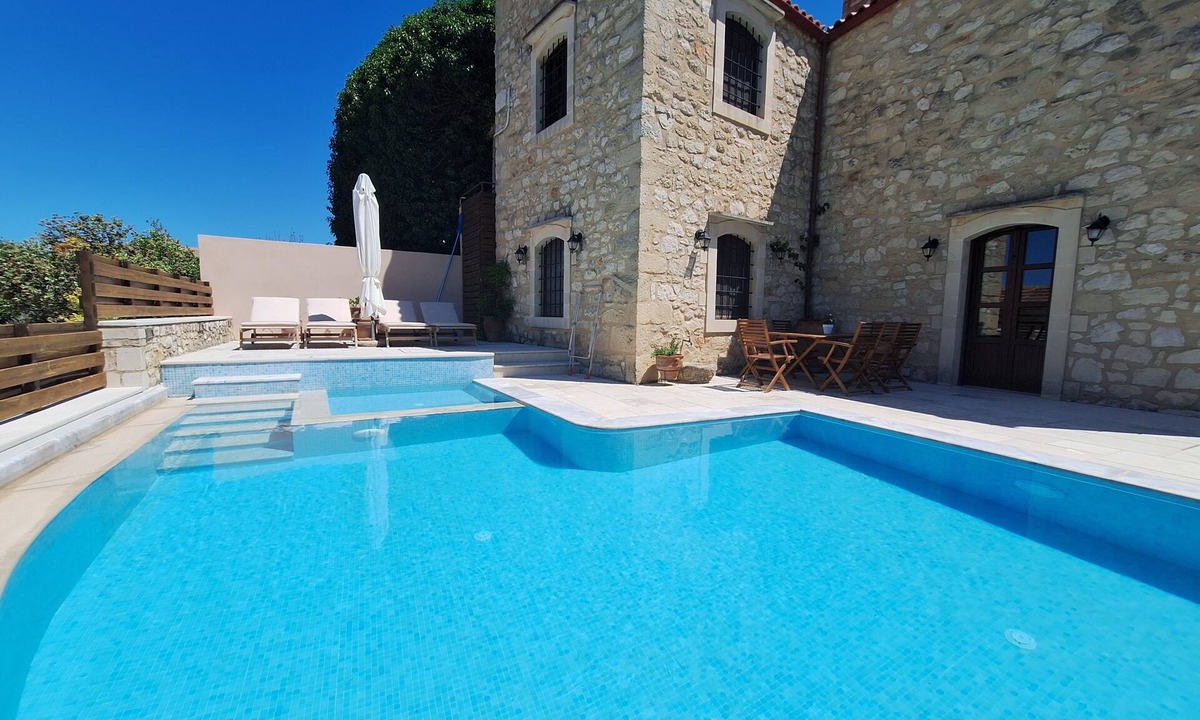 Melissourgakion Apartment | Villa Kaladare | Private Pool Villa in Crete | Sleeps 6 Peaceful - Relaxing Stay