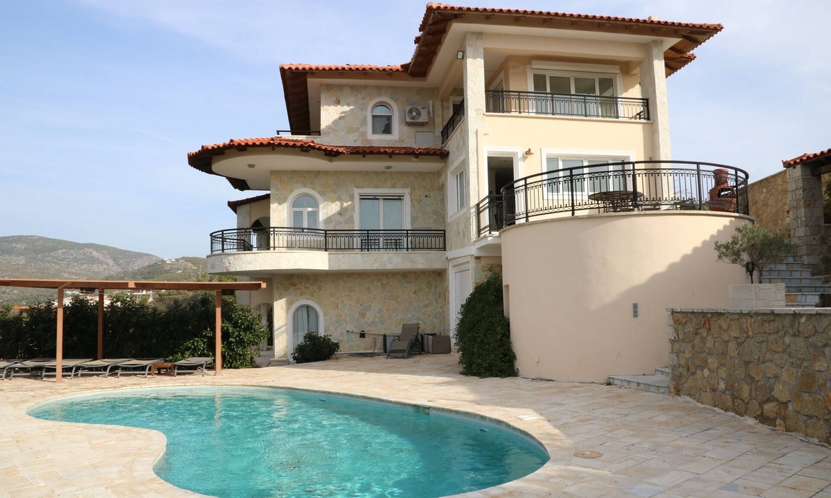 Limni Vouliagmenis Villa | Villa Limni An Oasis between Sea and Lake