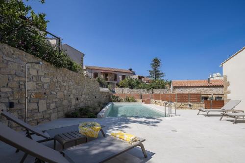 Spilia Villa | Villa Manmar - Timeless Heritage by etouri