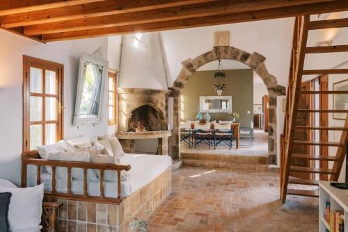 Lardos Villa | Villa Margarita - Ampia villa situated in Lardos
