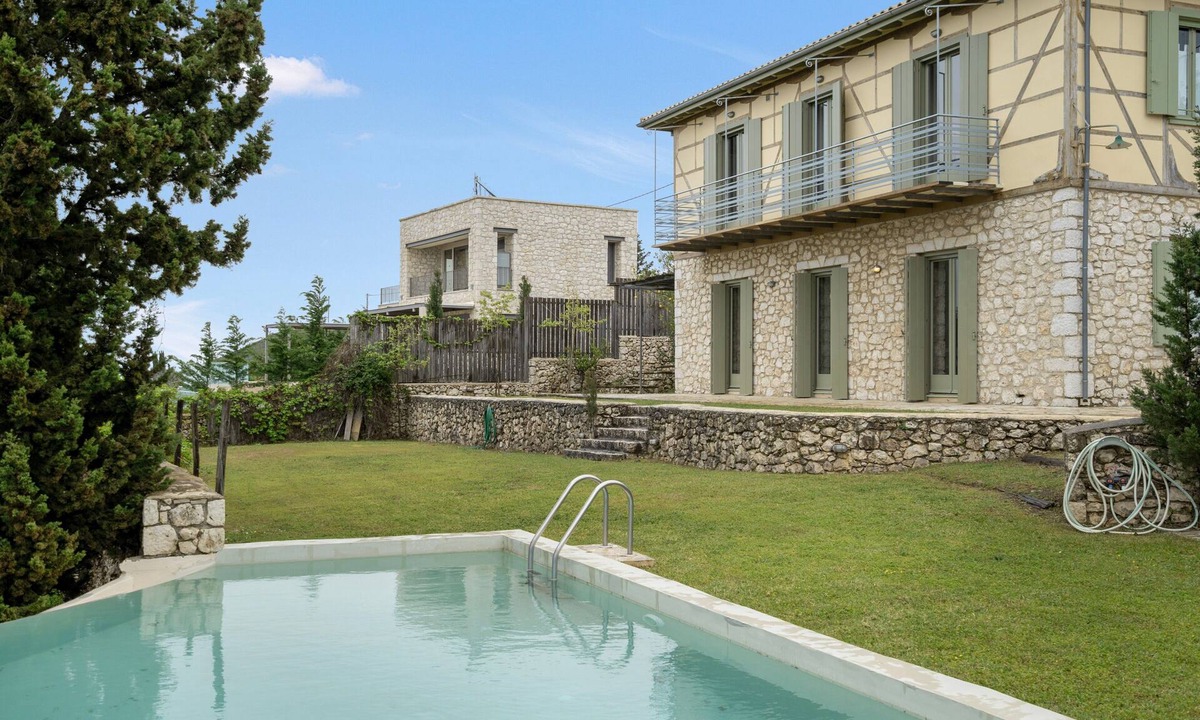 Tsoukaladhes House | Villa Melivaro: Sea View, Private Pool & Wi-Fi in Tsoukalades