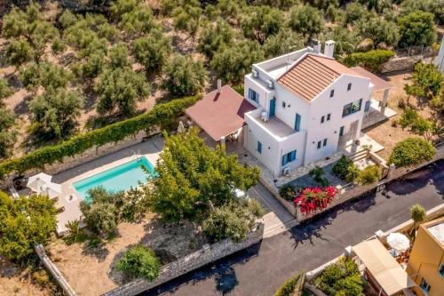 Houdetsi Villa | Villa Muse by Villa Plus