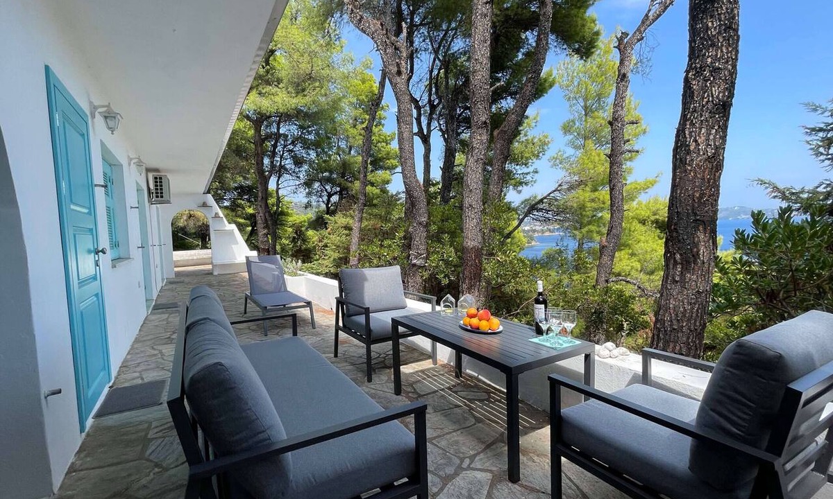Kanapitsa Villa | Villa Nova 2: Cozy 2-bedroom villa near Kanapitsa