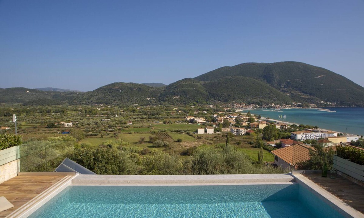 Pondi Villa | Villa Ostria with Sea Views & Private Pool
