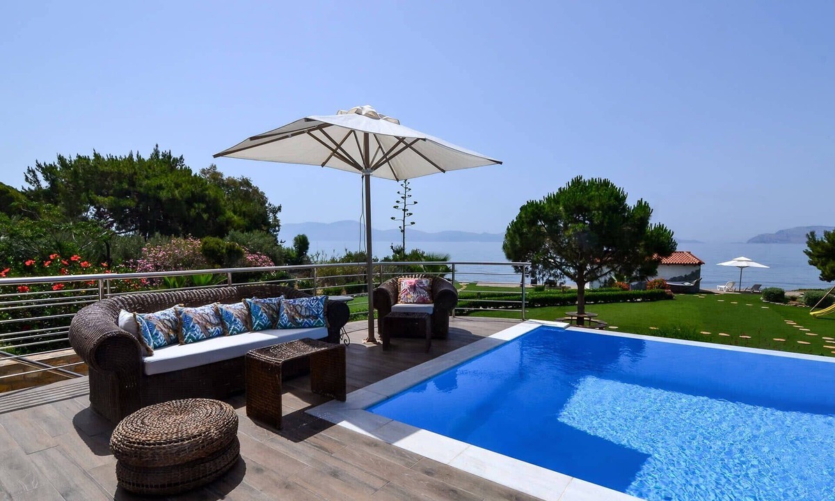 Pigadia House | Villa Thermisia - Hydra Bay Resort with Private Beach and Dock for Boat