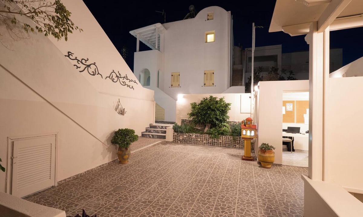 Fira Hotel | Villa Toula
