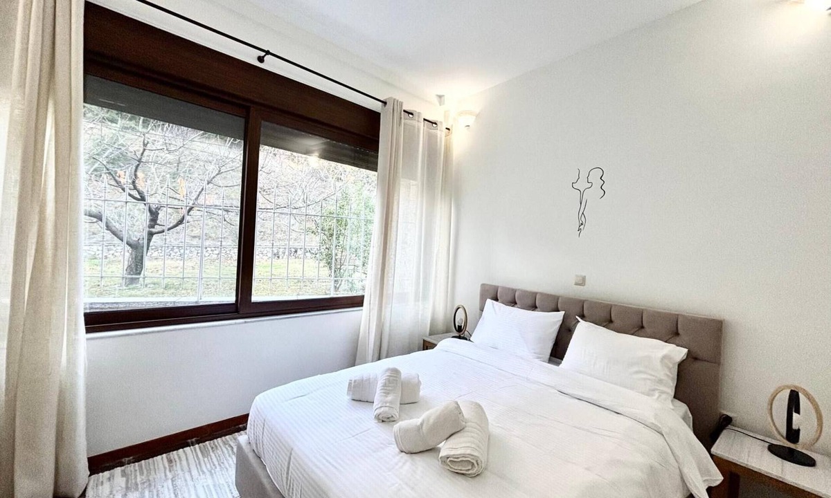 Gravia Villa | Villa “Xani's Suite” with Fireplace