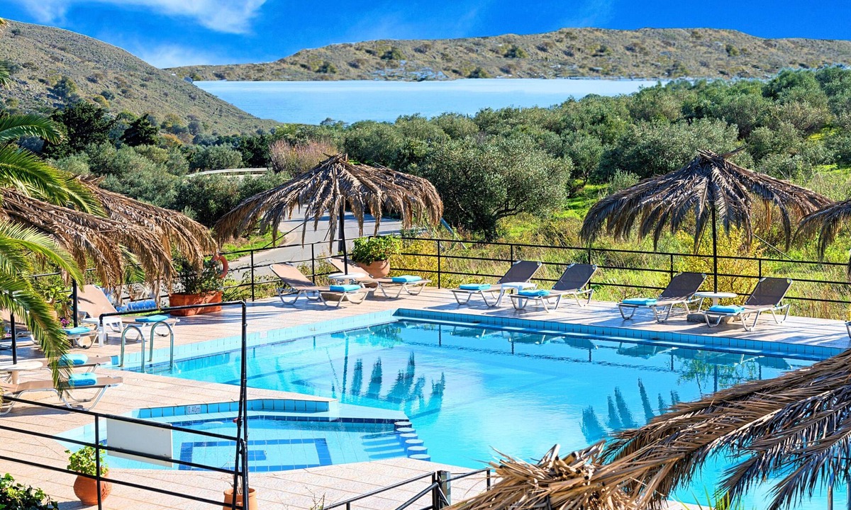 Exopoli Apartment | Welcome Apts laid just 1600m away from the longest sandy beach of northern Crete and the touristic Georgioupolis Town, offering great views to the Cretan Sea and the White Mountains. Welcome Apts is ideal for couples, families, a group of families or a g