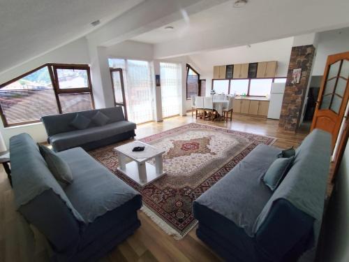 Prizren Bed & Breakfast | White Apartment