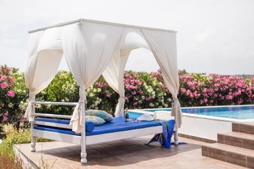 Lahania Villa | White Blue Villa