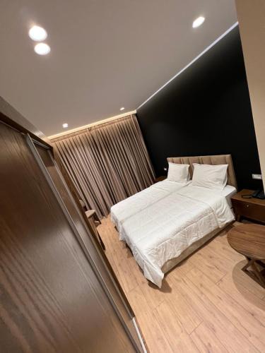Kamez Hotel | WHITE CROWN HOTEL