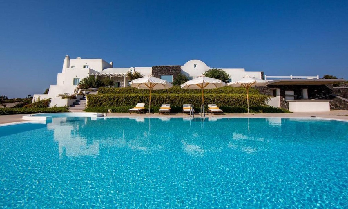 Akrotiri Villa | Wonderful Santorini Villa | 5 En-Suite Bedrooms | Villa Elysium | Heated Pool