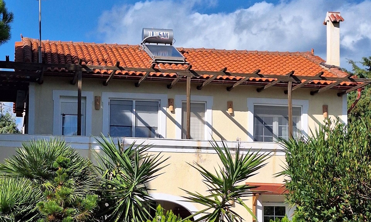 Pylos-Nestoras Apartment | Year-round Beachfront Bliss at Memi Beach, Koroni