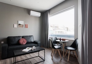 Deluxe 1BR Apartment at WYZ Athens
