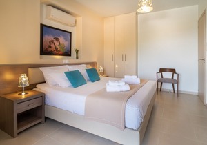 Now you can do your happy-dance, cause you've just found YOUR place :-) in Lefkada