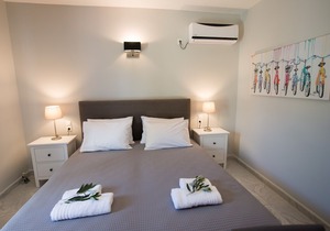 REGALO STUDIO KARIOTES/ FLAT 2 in Lefkada