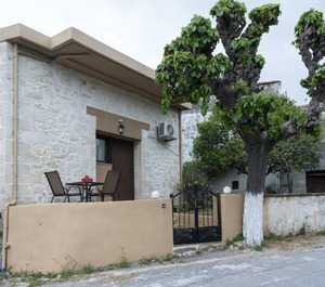 Enclosed Garden At Ρούστικα 