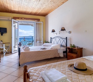 Apostolos Lefkada 