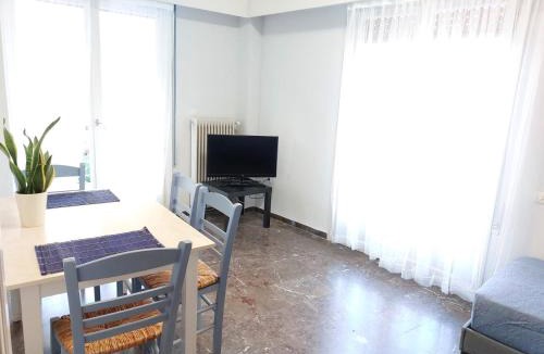 Nea Smirni House | Γωνιακό φωτεινό 3κλινο δωμάτιο