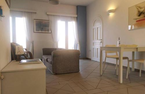 Ydrousa Apartment | Διαμέρισμα με πανοραμική θέα στη θάλασσα & ιδιωτική παραλία
