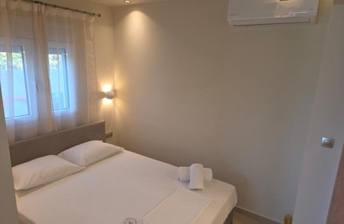 Zalongo Apartment | Μοντέρνο παραθαλάσσιο σπίτι