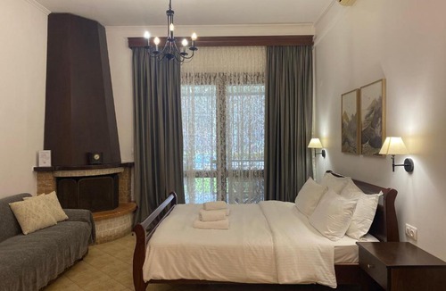 Loutraki House | Ξενώνας Ρόδον