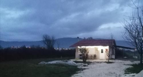 Pamvotida House | Το μικρό σπίτι στο λιβαδι