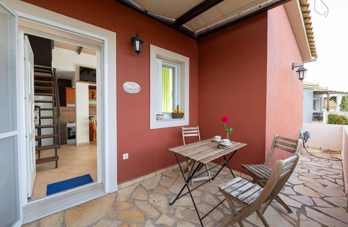 Gythio Villa | Τριαντάφυλλο/Rose near to sea with heating pool