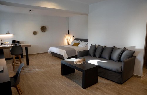 Galissas Apartment | Τzegia Suites