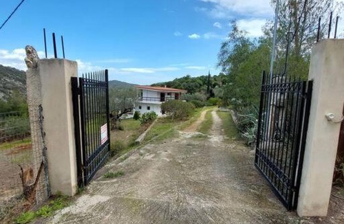 Katakali House | Όμορφη κατοικία με θέα Σαρωνικό.