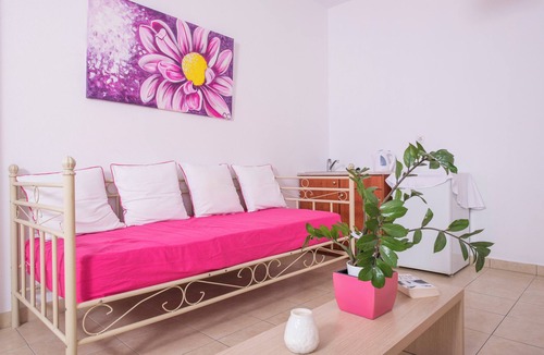 Agios Georgios Apartment | 1- bed apt near black beach-Sleeps 4-Parking