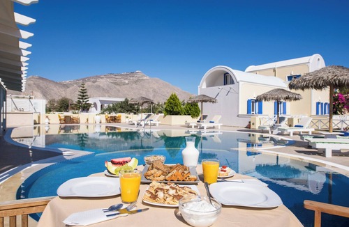 Agios Georgios Apartment | 1- bed apt near black beach-Sleeps 4-Parking