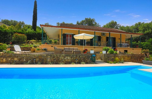 Agios Spyridon Corfu Villa | 110 m² Villa ∙ 3 bedrooms ∙ 6 guests