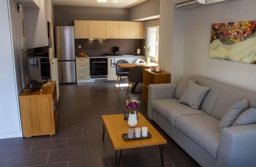 Kinosargous Apartment | 12 Keys Athens Apartments