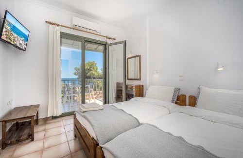 Agia Marina Apartment | 123 Soleil Studios