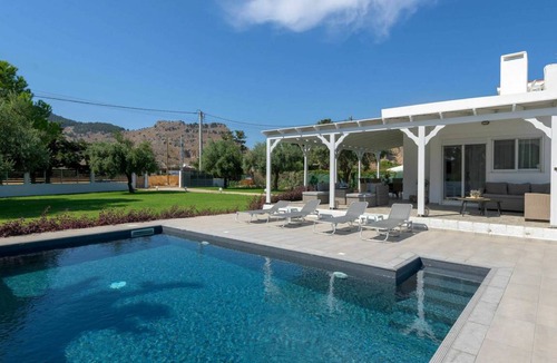 Kolymbia Villa | 140 m² Villa ∙ 3 bedrooms ∙ 8 guests