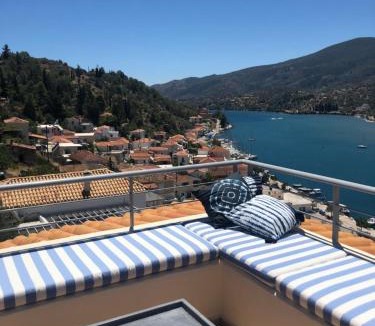 Poros House | 180° view maisonette No.2