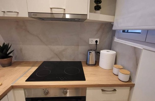Makrigianni Apartment | 2 bd renovated flat at acropolis