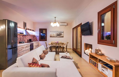 Fira House | 2 Bed House - Sleeps 5 - Pets - Wifi