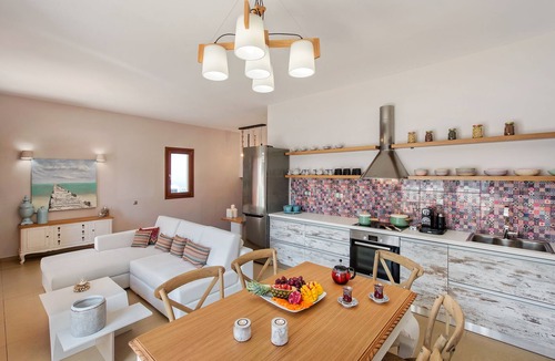 Fira House | 2 Bed House - Sleeps 5 - Pets - Wifi