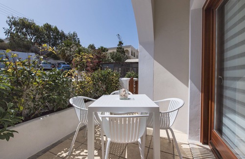Fira House | 2 Bed House - Sleeps 5 - Pets - Wifi